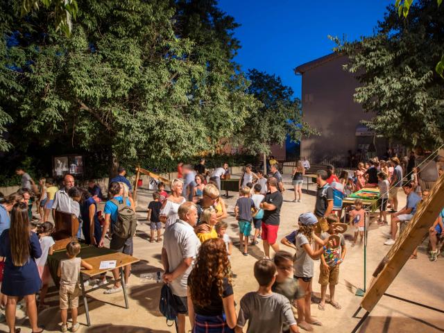 Les Grimaldines Dans Les Rues Festival Golfe De Saint Tropez (30)