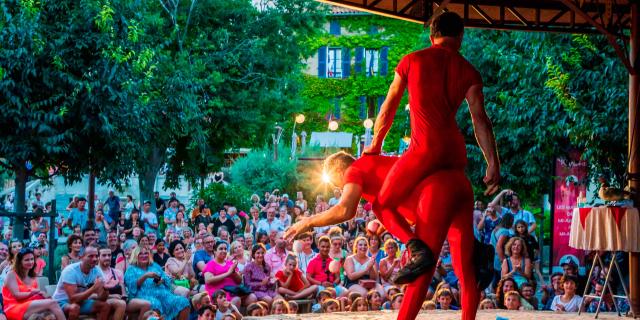 Les Grimaldines Dans Les Rues Festival Golfe De Saint Tropez (63)